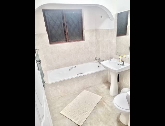 3 BEDROOM APARTMENT FOR SALE IN IVY BEACH